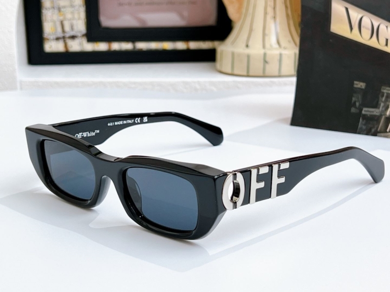 OFF WHITE